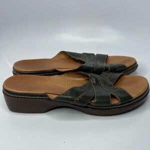 Clarks slip‎ on sandals size 10